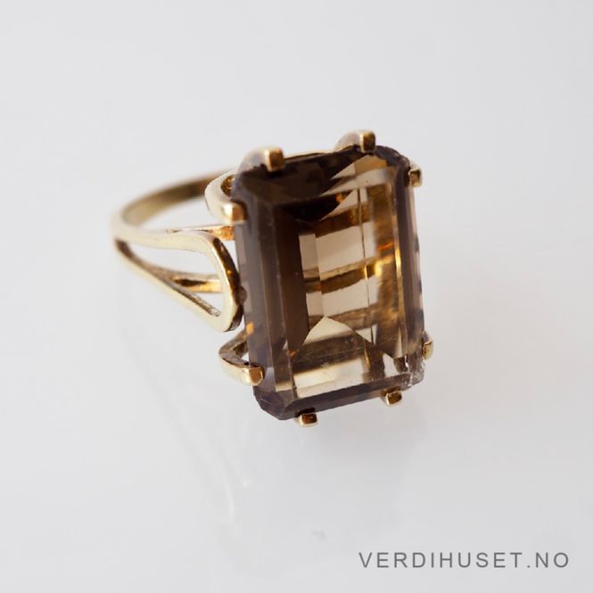 Hovedbilde Ring i 14 K gull med stor brun sten
