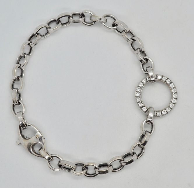 Hovedbilde Armbånd i 14 K hvitt gull med blanke stener