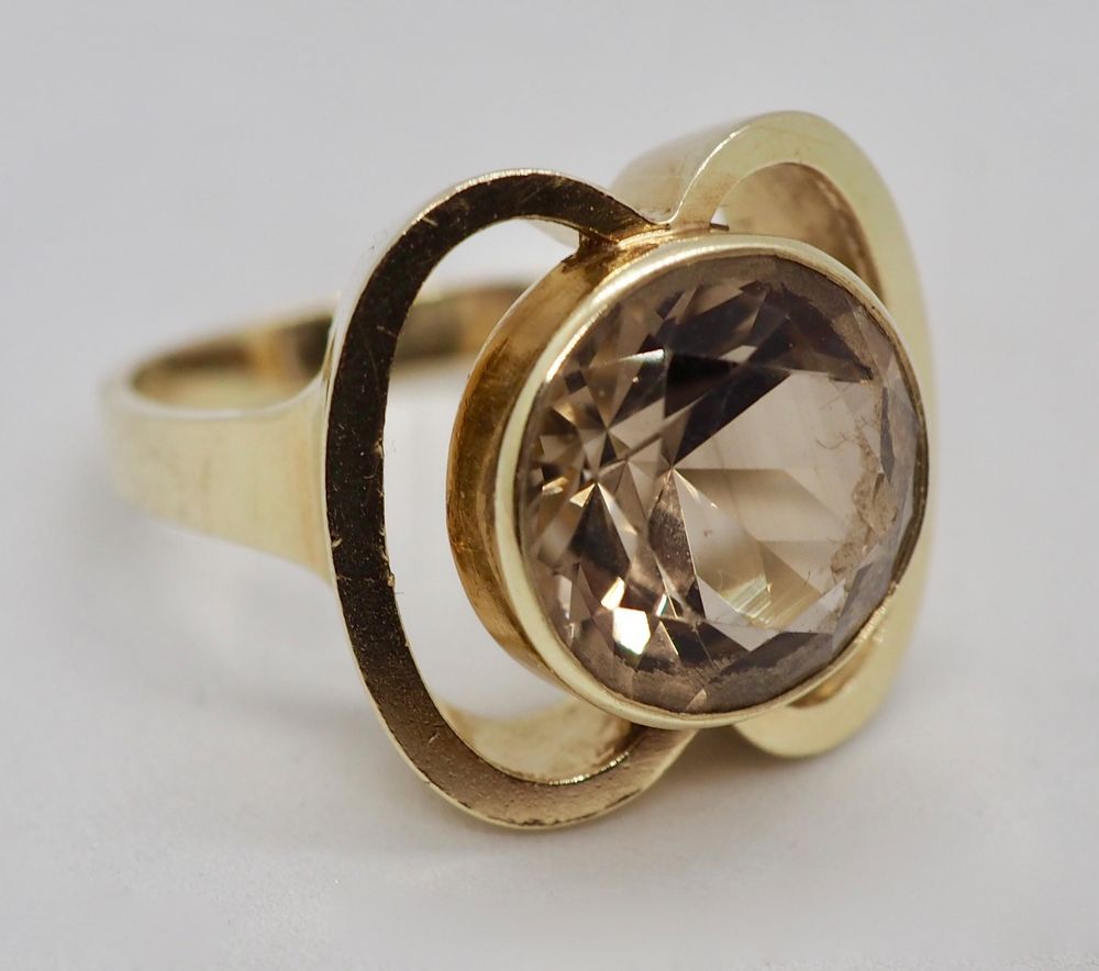 Ring i 14 K gull med grå/brun sten
