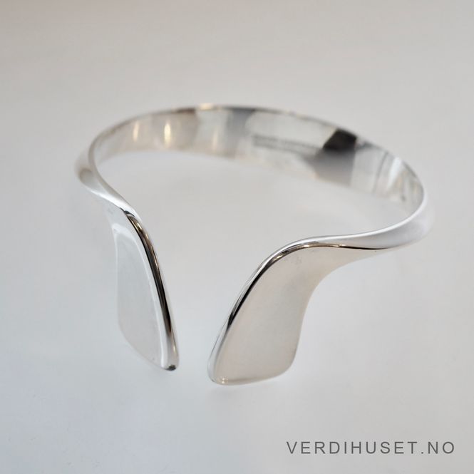 Hovedbilde Massiv armring i sølv - D-A