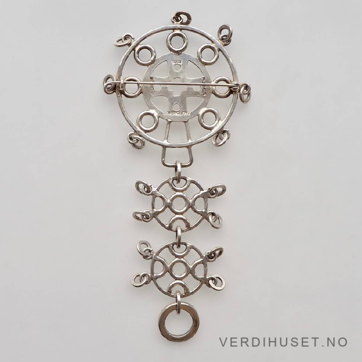 Stor brosje i sølv - Juhls, Kautokeino