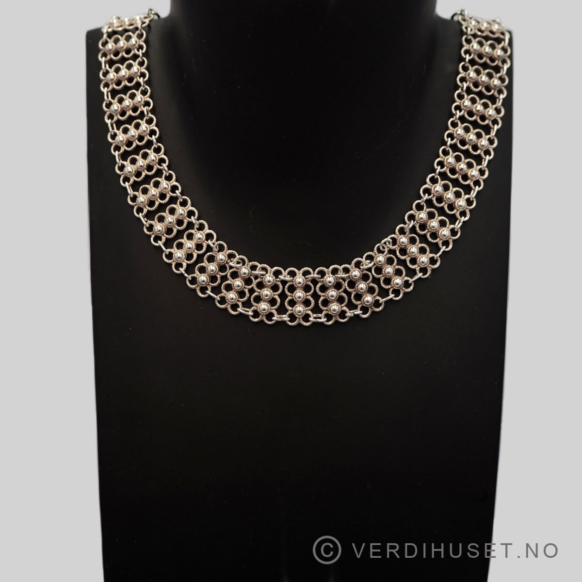 Halssmykke i sølv - Arne Nordlie