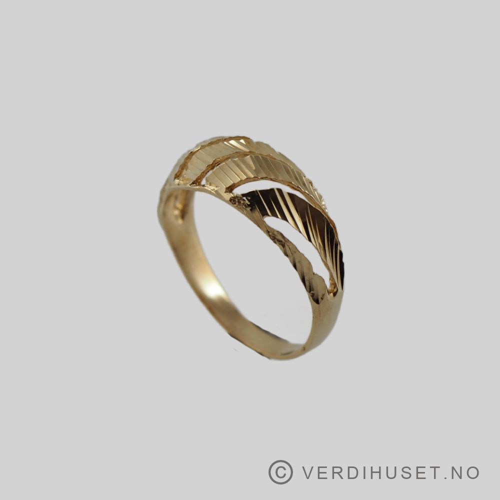 Ring i 14 K gull