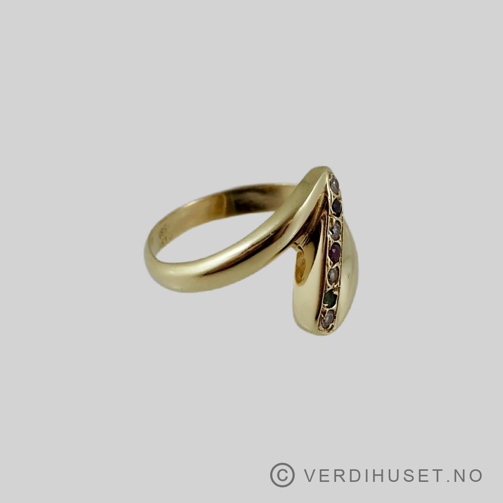 Ring i 14 K gull med stener