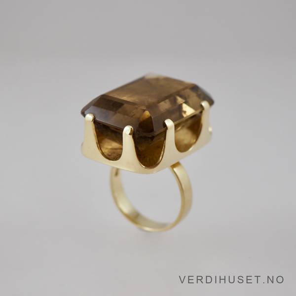 Hovedbilde Ring i 14 K gull med stor brun sten