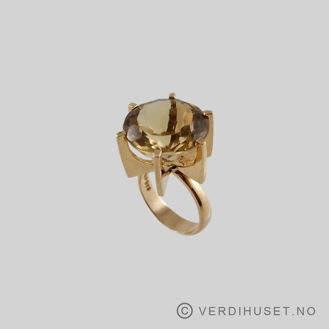 Hovedbilde Ring i 14 K gull med stor champagne-farget sten