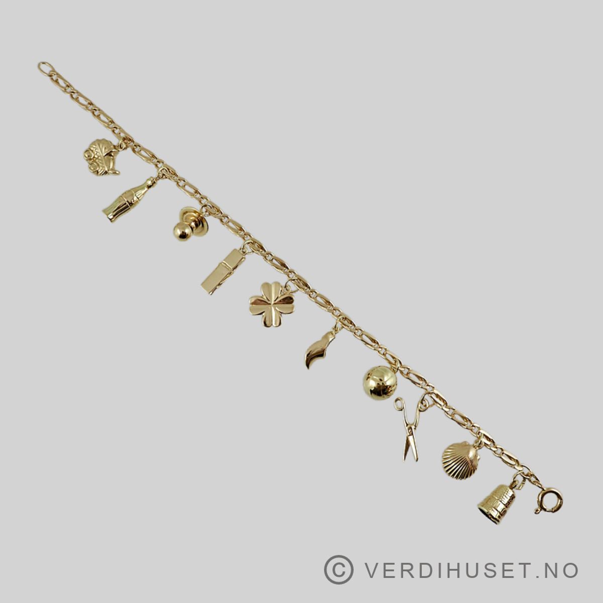 Armbånd i 14 K gull med diverse charms