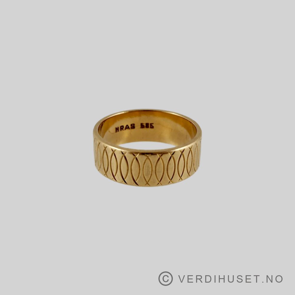 Ring i 14 K gull