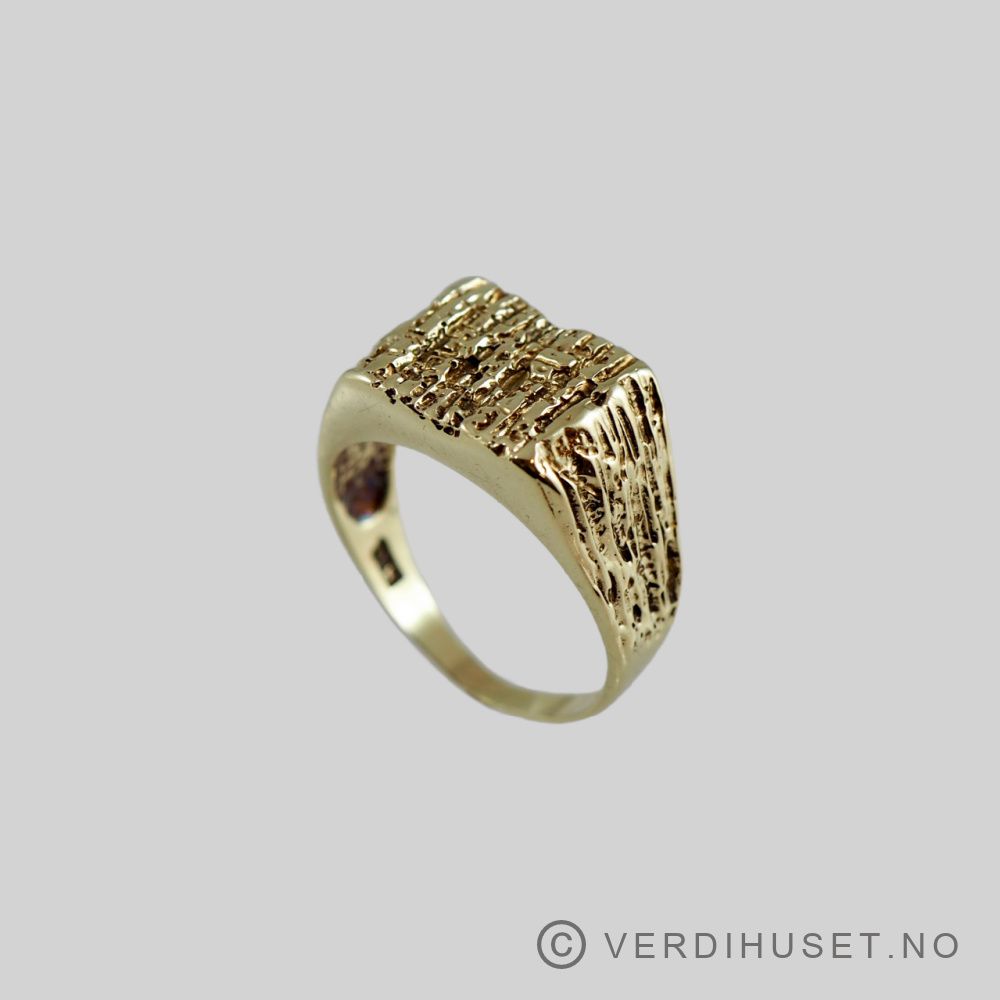 Ring i 14 K gull