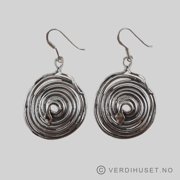 Hovedbilde Ørepynt i oksidert sølv - Y.O. Kristiansen