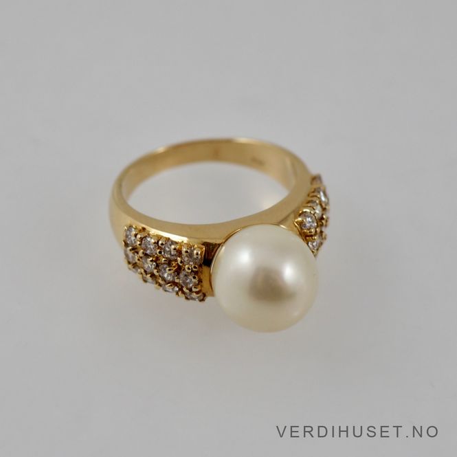 Hovedbilde Ring i 14 K gull med perle og blanke stener