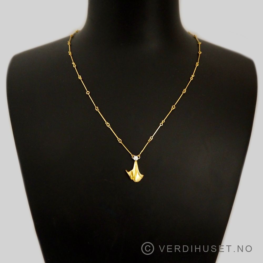 Halssmykke i 18 K gull med diamant