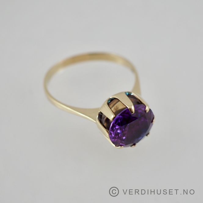 Hovedbilde Ring i 14 K gull med lilla sten