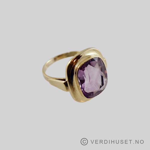 Hovedbilde Ring i 14 K gull med lilla sten