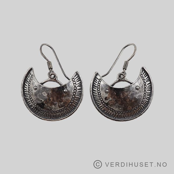Hovedbilde Ørepynt i oksidert sølv - Y.O. Kristiansen