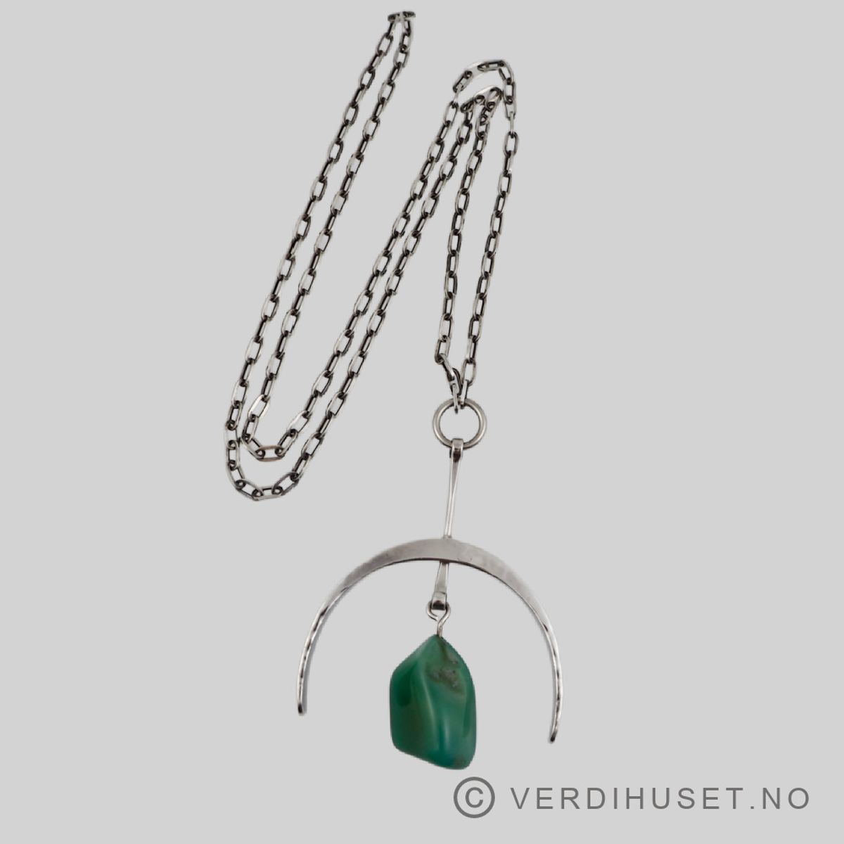 Halssmykke i sølv med grønn sten - Anna Greta Eker