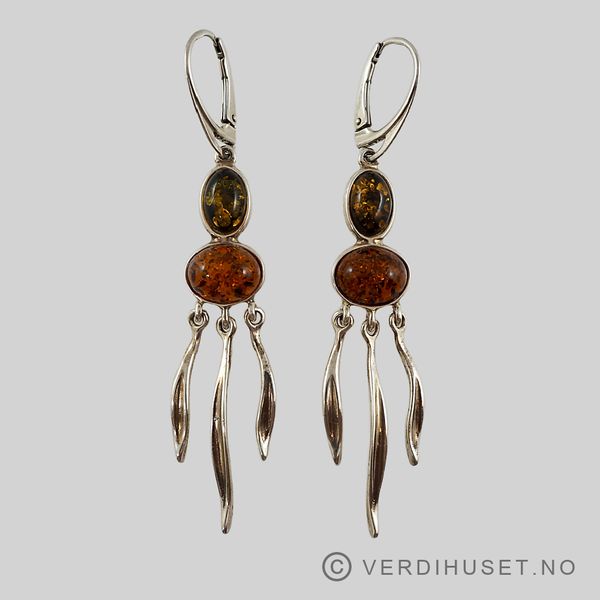 Hovedbilde Ørepynt i sølv med rav