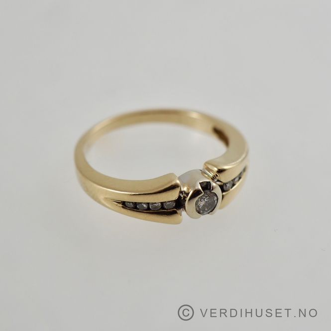 Hovedbilde Ring i 14 K gull med blanke stener
