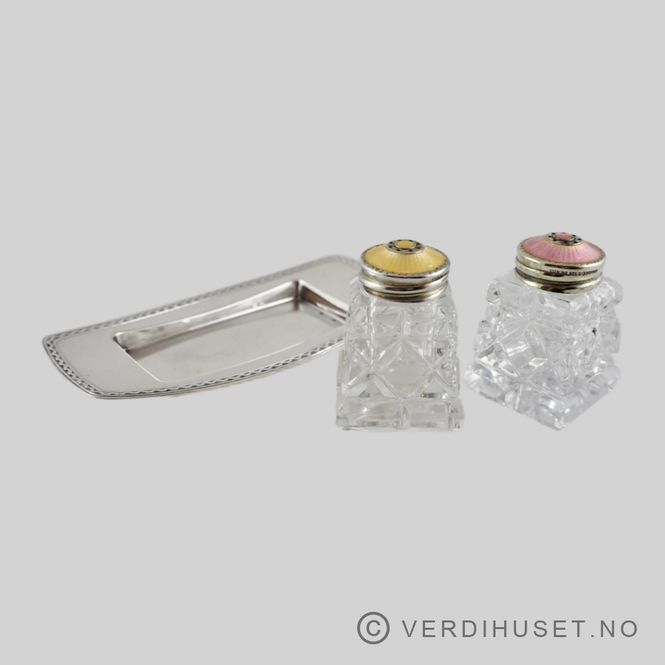 Hovedbilde Salt- og pepperbøsse i krystall og sølv med fat