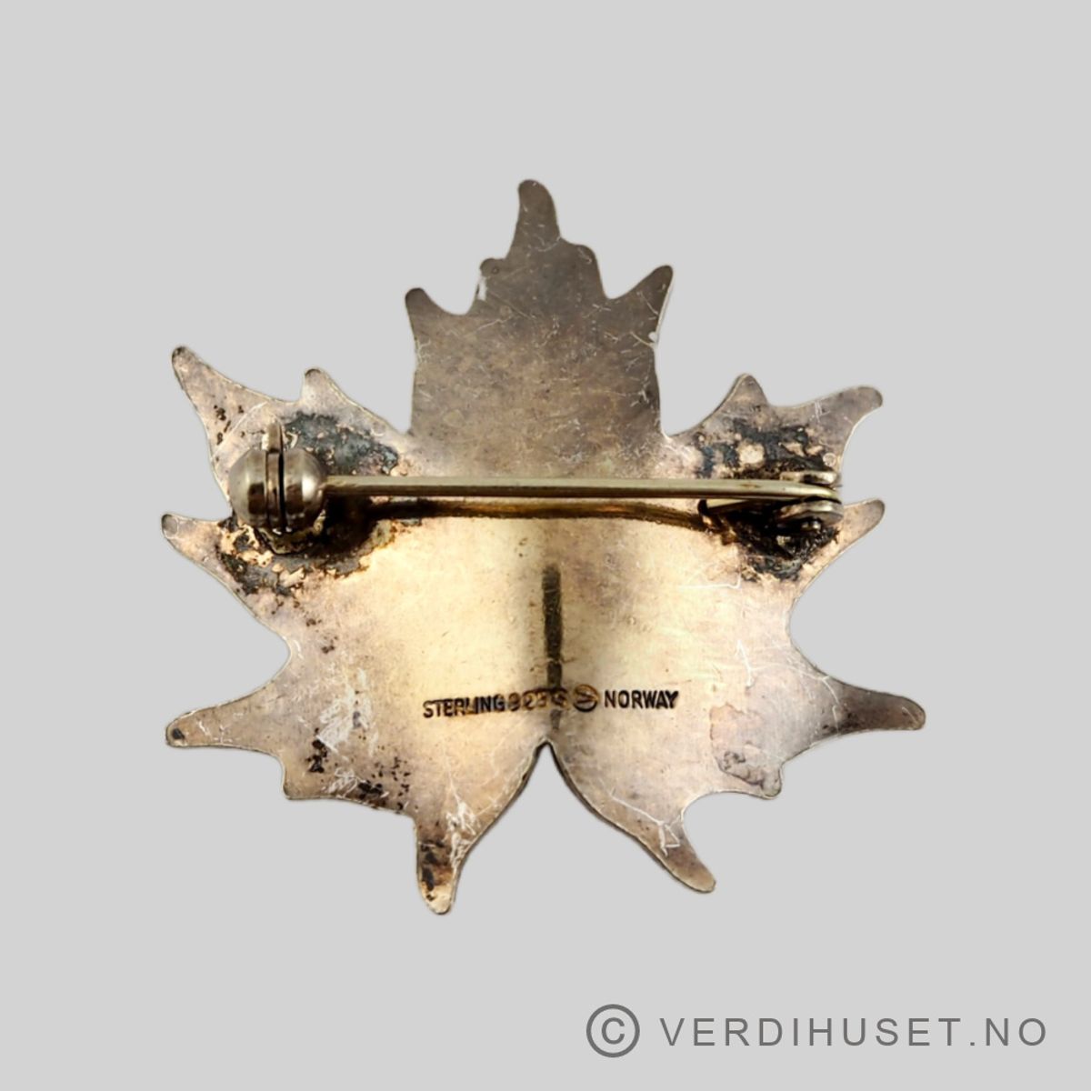 Brosje i forgylt sølv med emalje - Hroar Prydz