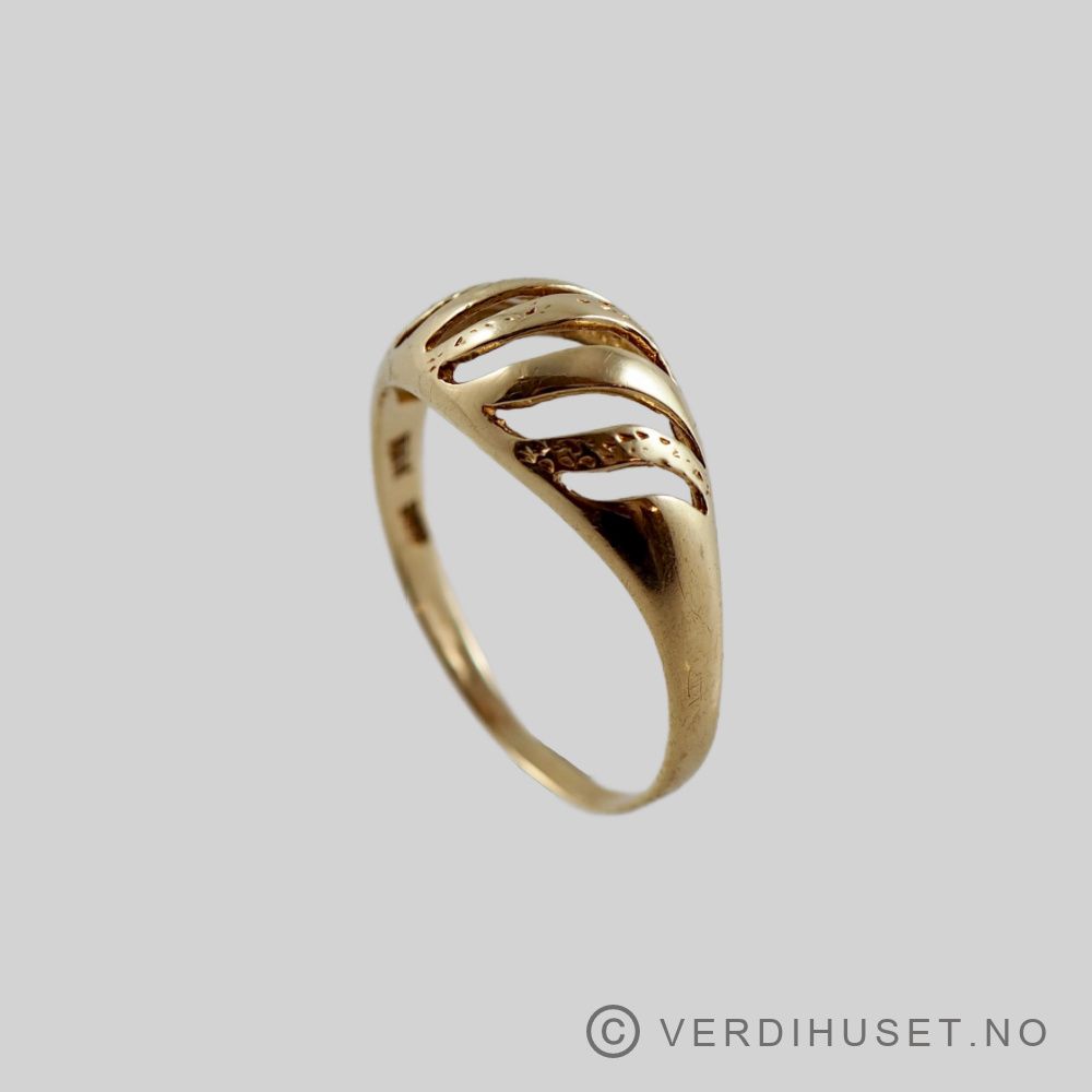 Ring i 14 K gull