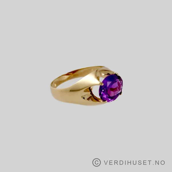 Hovedbilde Ring i 14 K gull med lilla sten
