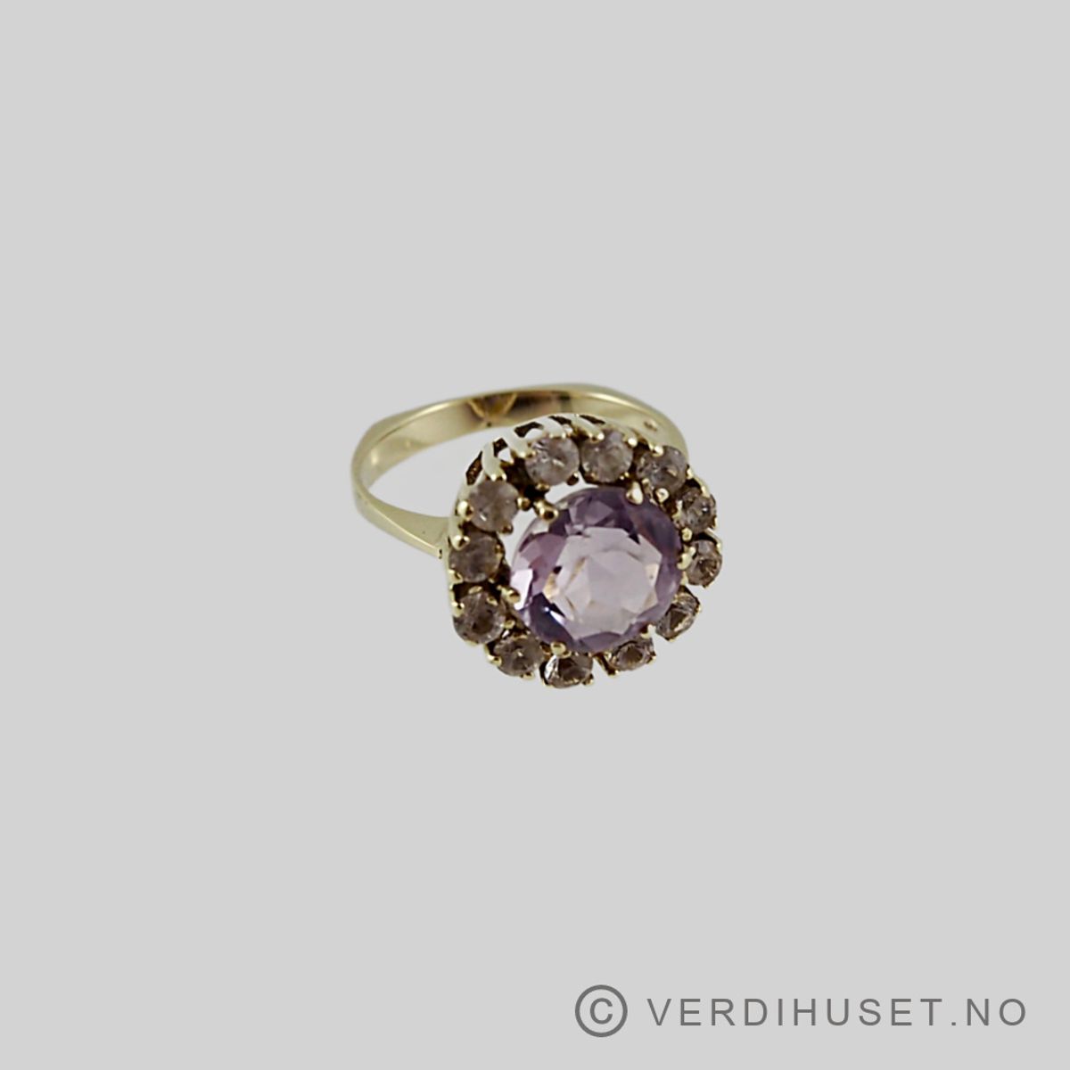 Ring i 14 K gull med lys lilla og blanke stener