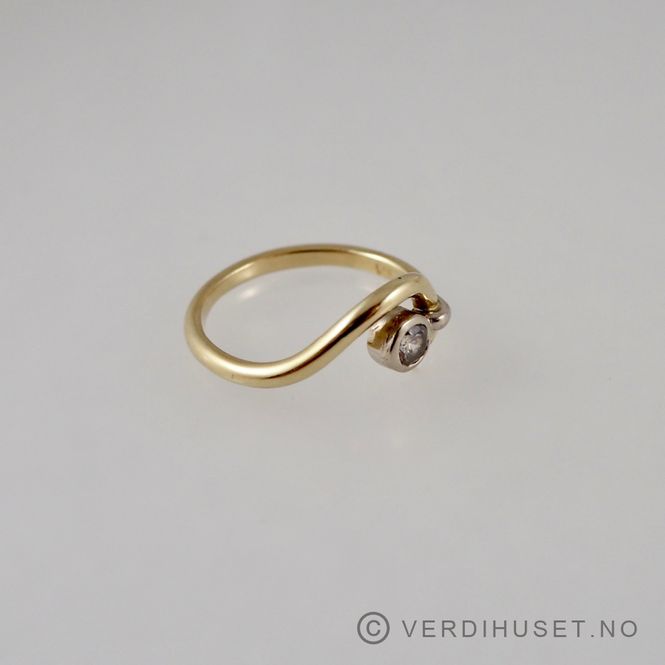 Hovedbilde Ring i 14 K gull med blank sten